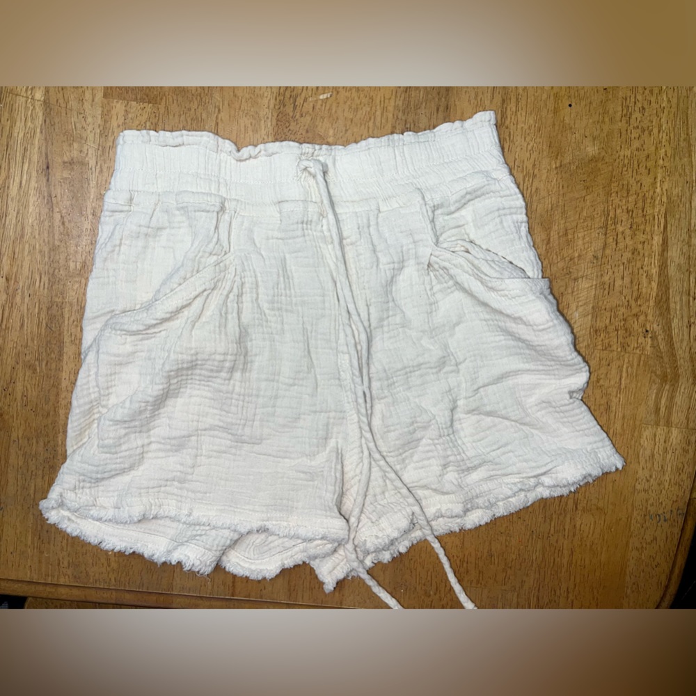 Cream colored Lenin shorts